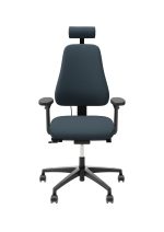 En ergonomisk kontorstol med mørkegrøn polstret sæde og ryglæn, med justerbare armlæn og nakkestøtte på femhjulet sort metalbund. - Ergoshop - Ergonomiske kontormøbler til erhverv